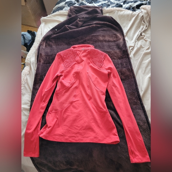 Red Lorna Jane Jacket Size Small - Picture 8 of 8